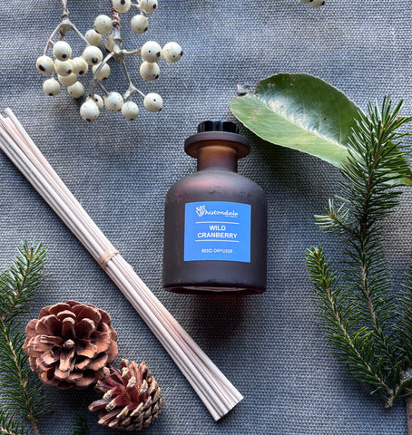 Amber Frosted Tulip Bottle Reed Diffuser - Wild Cranberry